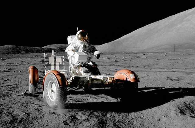 Lunar Roving Vehicle - Xe điện trên mặt trăng