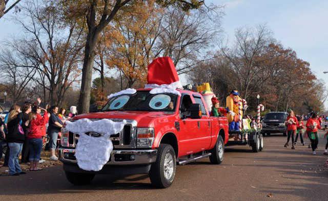 Ford Ranger trang trí cho Lễ Giáng Sinh - Carmudi