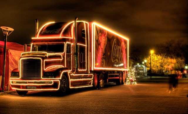 Xe tai Coca Cola trong Le Giang Sinh