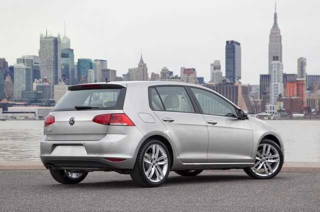 2015 Volkswagen Golf : Xe của năm 2015