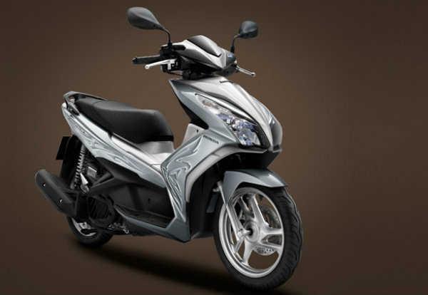 Xe Honda Air Blade màu bạc 