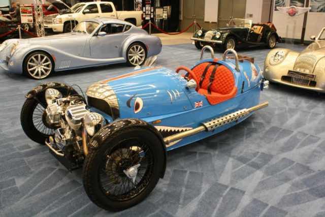 Ảnh xe cổ 3 bánh Morgen 3 Wheeler màu xanh