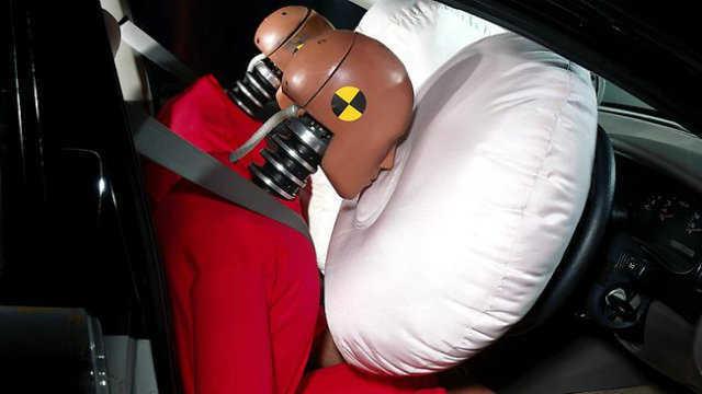 924471-car-air-bags