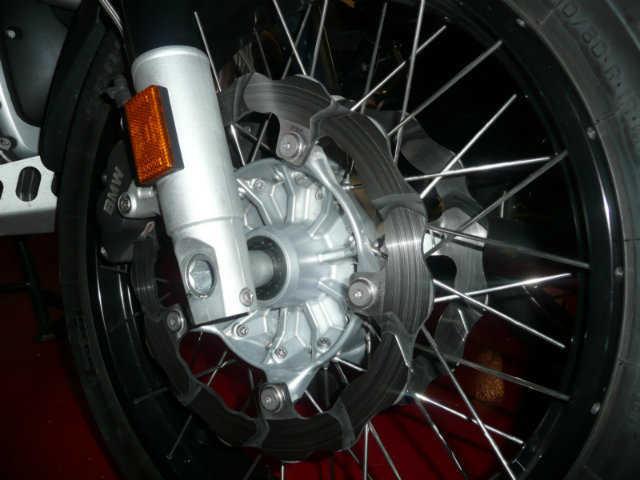 thay dia phanh hoac rotor