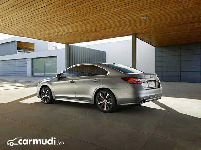 Hình ảnh xe sedan Subaru Legacy 2015 mới màu bạc bán tại Việt Nam