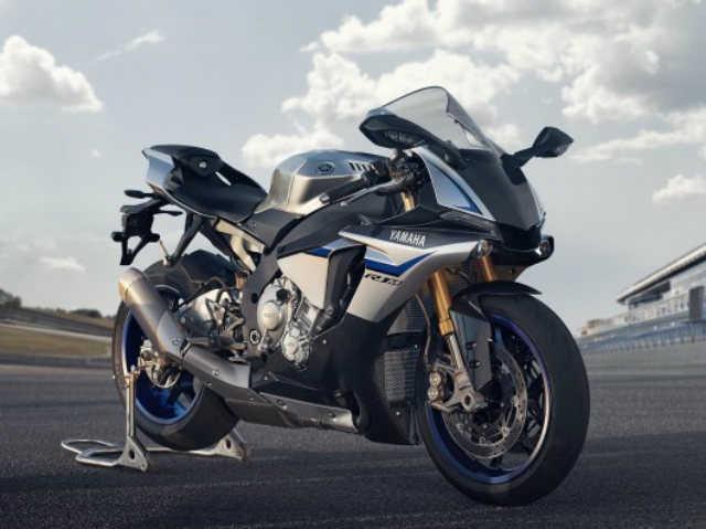 Siêu Mô Tô Yamaha R1M 2015 Xuất Hiện Tại Việt Nam Với Giá 1 Tỷ Đồng