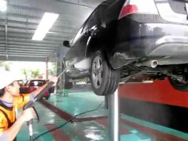 Rửa xe ô tô