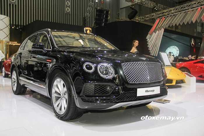 Chiếc SUV nhanh nhất thế giới Bentley Bentayga đạt vận tốc 301km/h