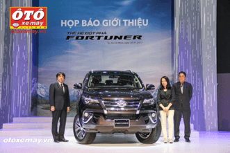 Cận cảnh 3 phiên bản Toyota Fortuner 2017 mới ra mắt