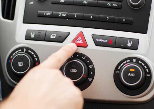 Dùng đèn khẩn cấp trên xe sao cho đúng