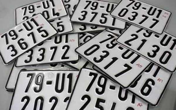 Từ 1.1.2018, biển số xe đẹp trúng đấu giá không được quyền bán lại