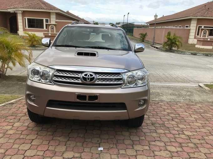 SUV gầm cao: toyota fortuner