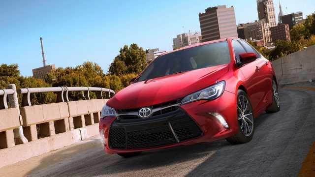 Những ô tô được ưa chuộng hiện nay: Xe ô tô Toyota Camry 2017