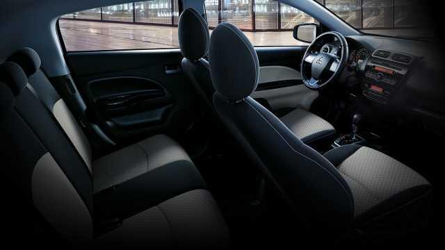 Không gian nội thất bên trong xe Mitsubishi Mirage 2017 sẽ dễ dàng khiến người tiêu dùng choáng ngợp.