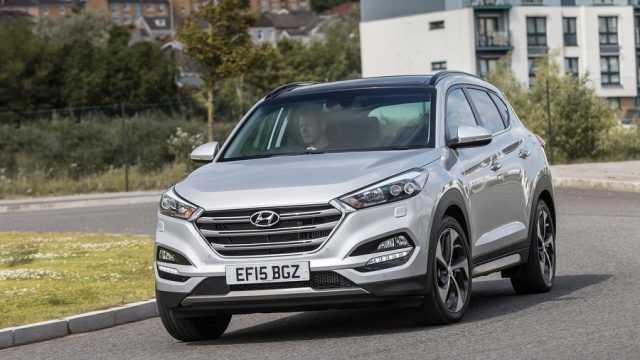 Xe hơi 4 bánh Hyundai Tucson - Nguồn: autotrader.com