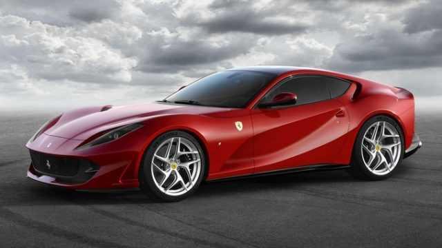Ferrari 812 Superfast thực sự là một con quái vật về tốc độ. Nguồn: edmunds.com