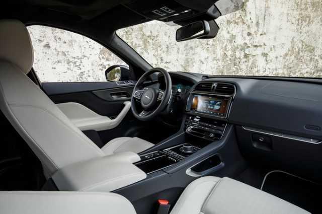 Không gian nội thất của 2019 Jaguar I-Pace được đánh giá là rất ấn tượng. Nguồn: Automobile Magazine