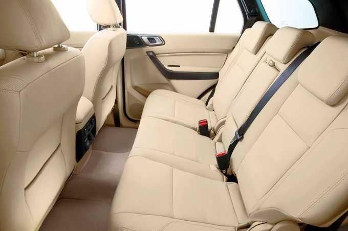 Hệ thống ghế ngồi của Ford Everest 2018 giúp những chuyến đi xa trở nên thú vị hơn