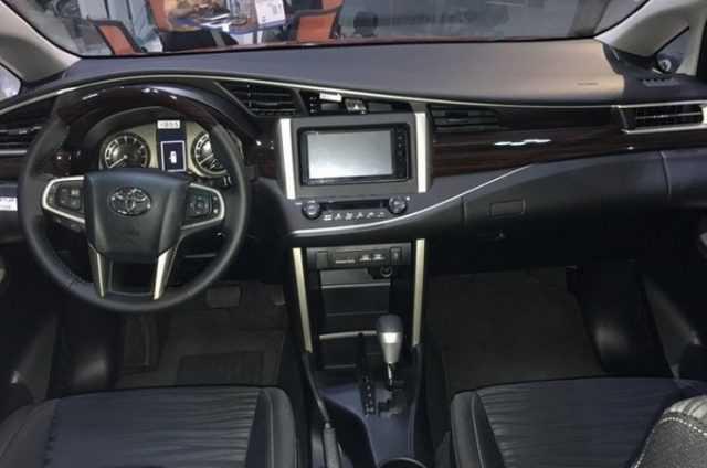 Không gian bên trong Innova 2018 vô cùng rộng rãi. Nguồn: Toyota Hà Đông