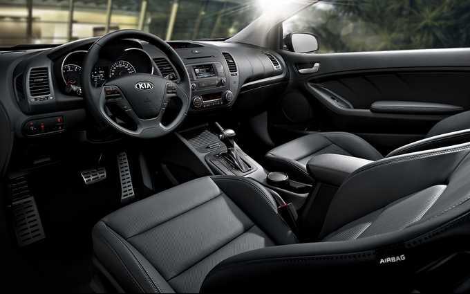 Tất cả các phiên bản của Kia Cerato 2018 đều được trang bị ghế bọc da cao cấp