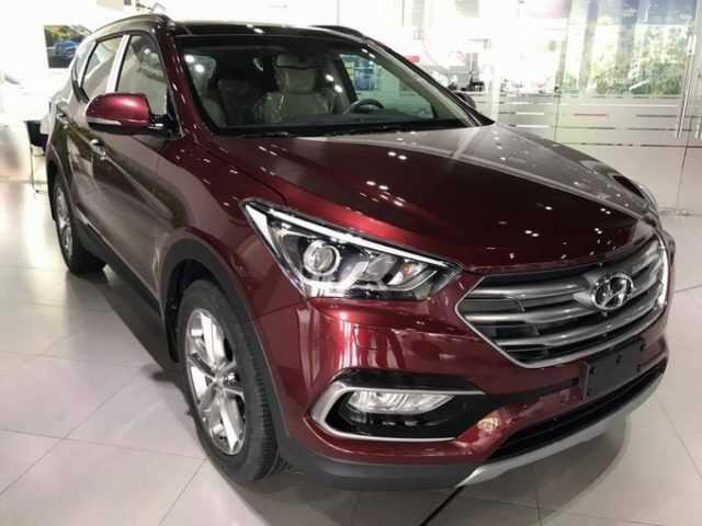 Hyundai SantaFe 2018 sở hữu ngoại hình mạnh mẽ và ấn tượng.