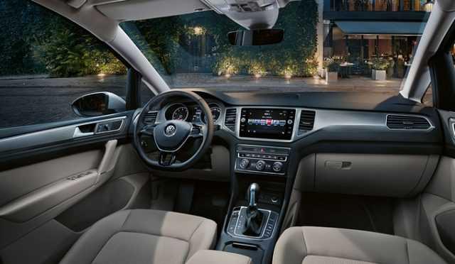 Volkswagen Golf SV 2017 với một loạt nâng cấp rất đáng giá. Nguồn: volkswagen.co.uk