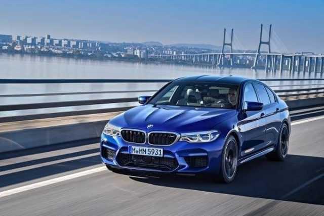 BMW M5 với nhiều thay đổi ở thế hệ mới. Nguồn:edmunds.com