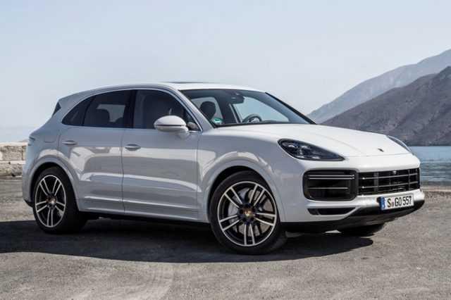 Porsche Cayenne Turbo 2018 được trang bị ống xả kép mạ crôm sáng bóng. Nguồn: drive.com.au