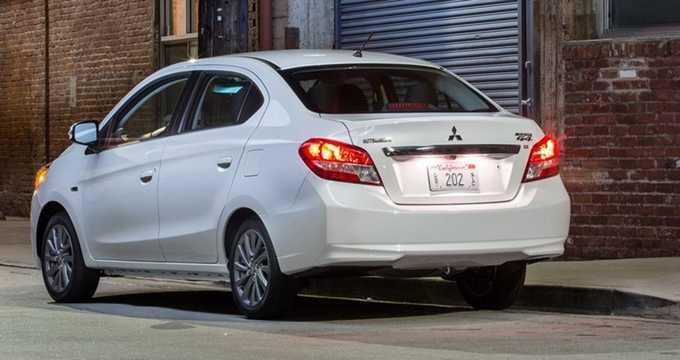 Mitsubishi Attrage với những đường gân dập nổi trên nắp ca pô hay cản trước.