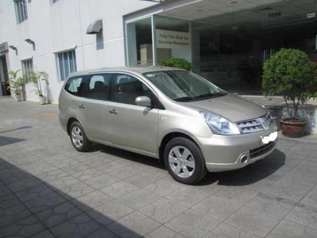 Nissan Grand Livina với thiết kế đơn giản, mang tính thực dụng cao. Nguồn: dantri.com.vn