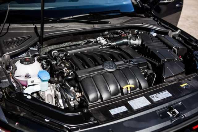 2018 Volkswagen Passat GT gây ấn tượng mạnh với khối động cơ lên đến 260 mã lực.