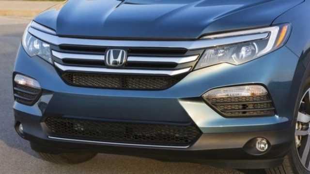 Cận cảnh đầu xe.