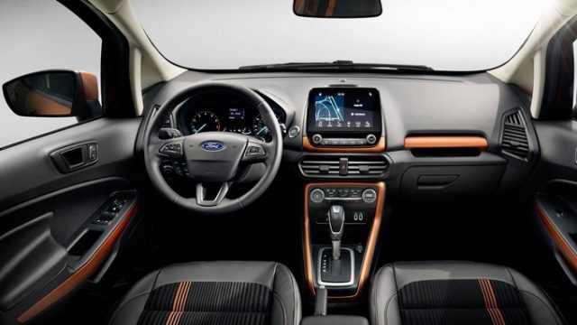 Trang bị nội thất đa dạng của Ecosport 2018 dễ dàng làm khách hàng hài lòng. Nguồn: edmunds.com