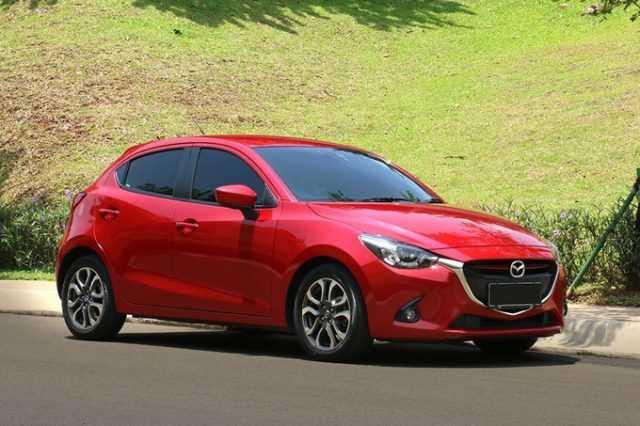 Mazda 2 là một trong những mẫu sedan rất được người dùng Việt ưa chuộng. Nguồn: oto.com