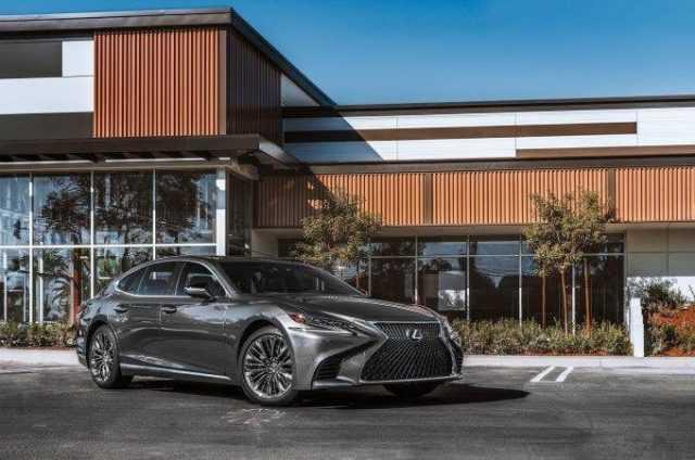 Xe thể thao Lexus LS 500 dễ dàng đạt 60km/h chỉ trong 5.3 giây. 