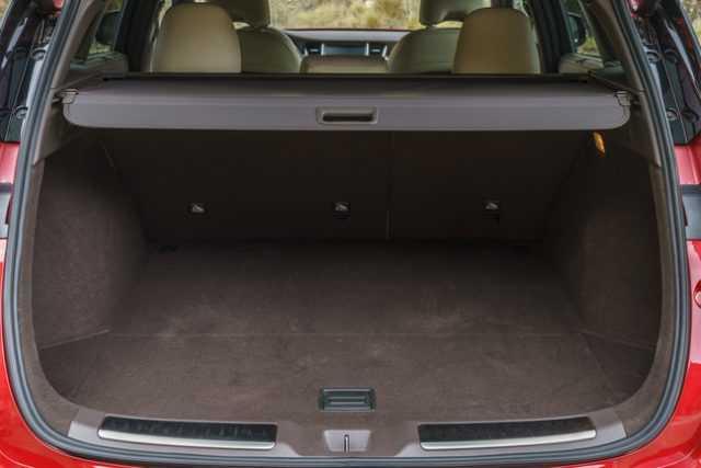 Ngăn chứa đồ của Infiniti QX50.