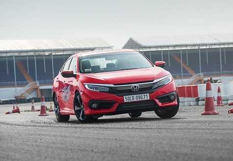 Honda Civic "thoát ế" nhờ bổ sung phiên bản mới