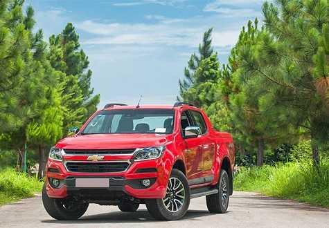 Đối thủ khan hàng, Chevrolet Colorado ưu đãi "sốc"