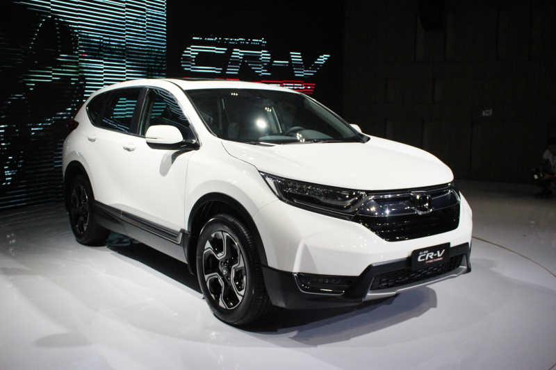 [Infographic] - 10 mẫu xe bán chaỵ nhất tháng 4/2018: Honda CR-V vượt mặt Mazda CX-5