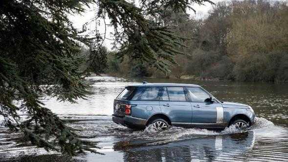 2019 Range Rover 400e PHEV mạnh mẽ vượt mọi địa hình .