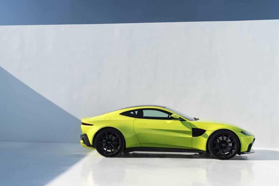 Sự phá cách đến từ 2019 Aston Martin V8 Vanta