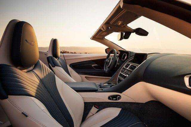 2018 Aston Martin DB11 Volante : cuốn hút ngay từ cái nhìn đầu tiên