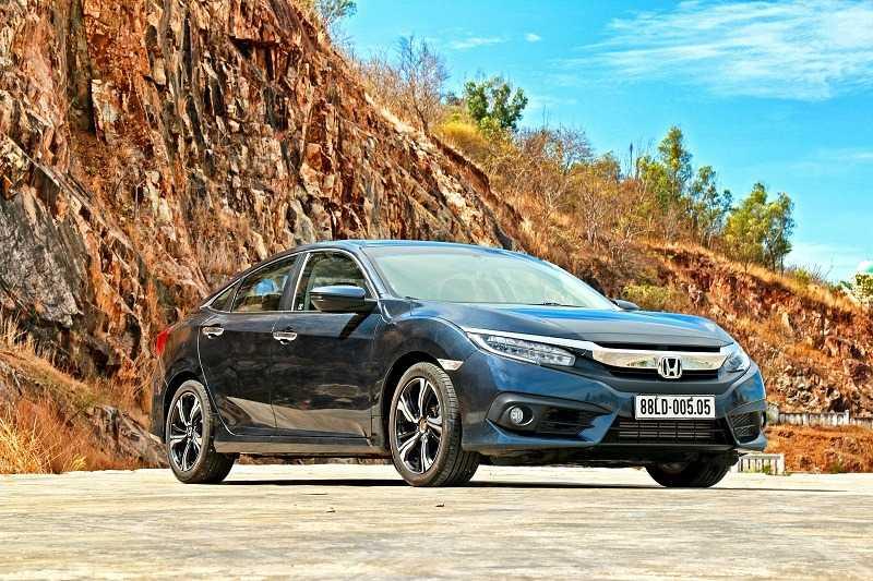 Thêm bản mới rẻ hơn cả trăm triệu, Kia Cerato và Honda Civic lập tức đắt hàng