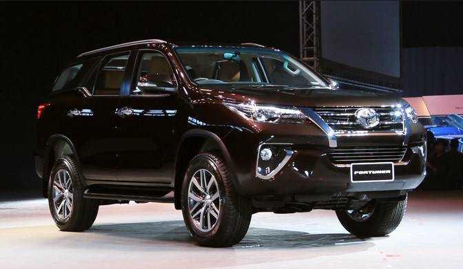 Toyota Fortuner bất ngờ tăng giá, thêm hai bản máy dầu 
