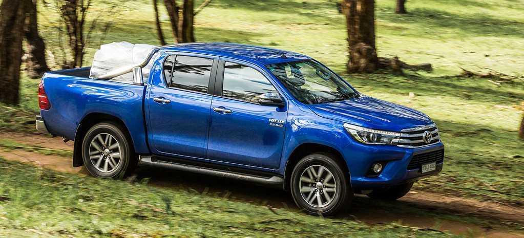 Toyota Hilux 2018 bổ sung phiên bản mới, giá từ 695 triệu đồng