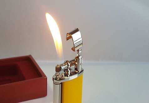 8 loại vật dụng tuyệt đối không được để trong ô tô