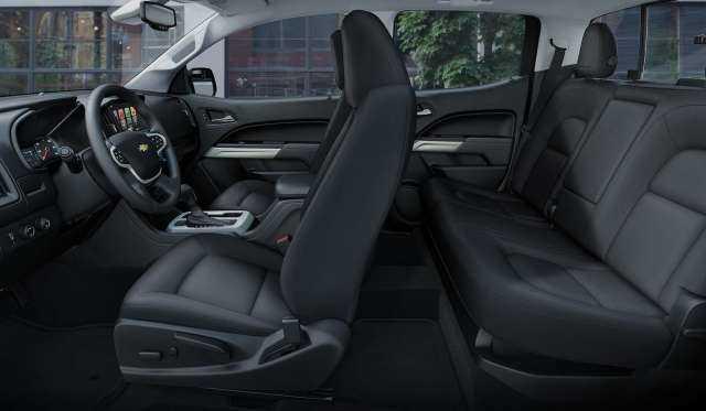 Lựa chọn mua Ford Ranger hay Chevrolet Colorado cho xe chở hàng?