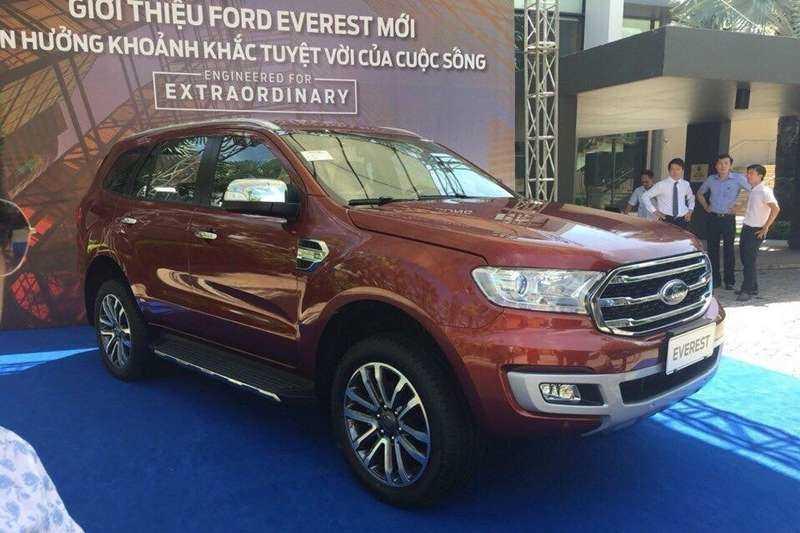 Ford Everest 2018 chuẩn bị ra mắt