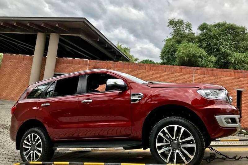 Ford Everest 2018 chuẩn bị ra mắt