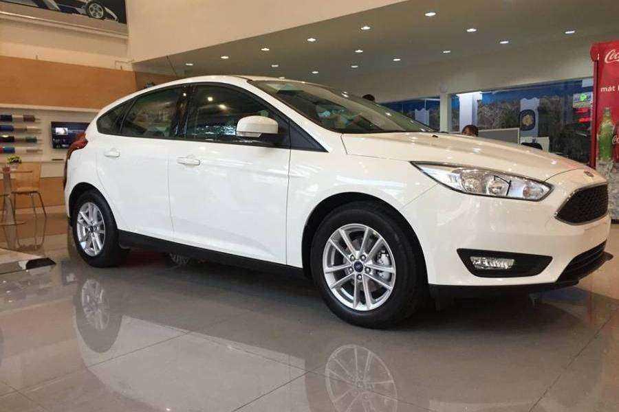 Ford Focus giá thấp kỉ lục 560 triệu đồng, ngang ngửa Honda City